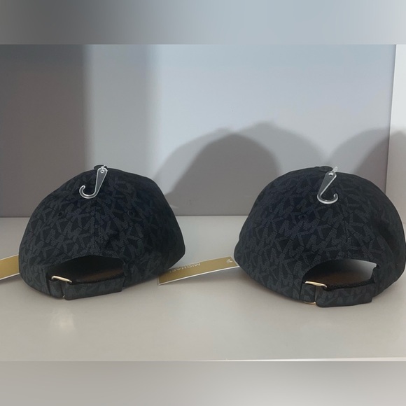 NWT Michael Kors Signature Hat - Picture 2 of 3